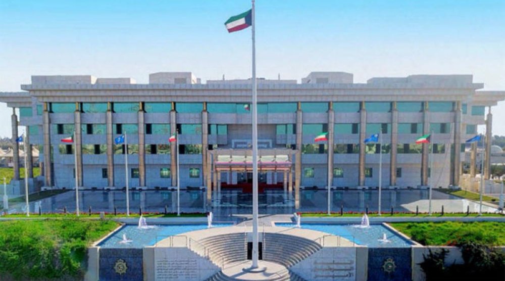 تجديد الإقامة لأفراد الأسرة في الكويت