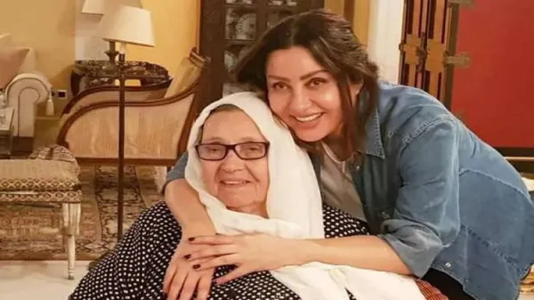 والدة الفنانة التونسية لطيفة