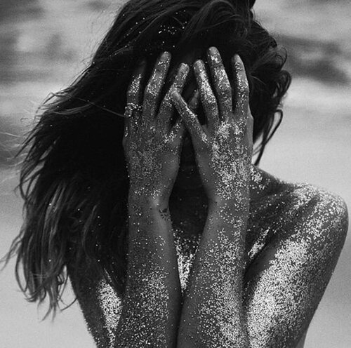 صور بنات حزينة ابيض واسود 9 صور بنات حزينة ابيض واسود 8