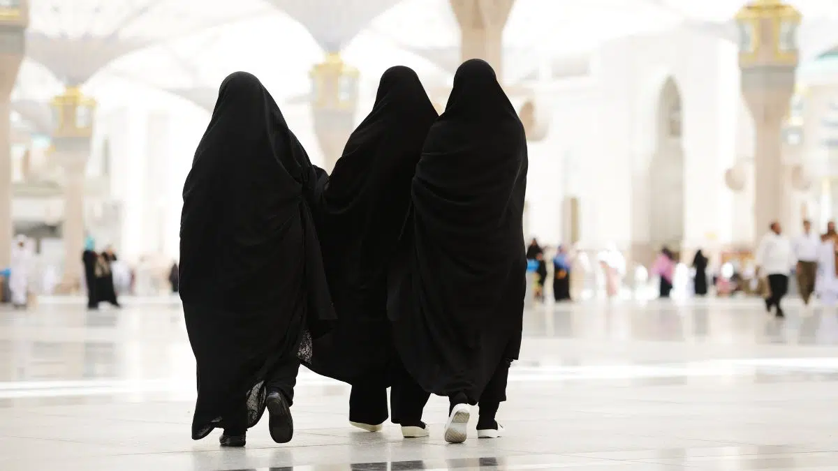 الحذاء في السعي للرجال والنساء