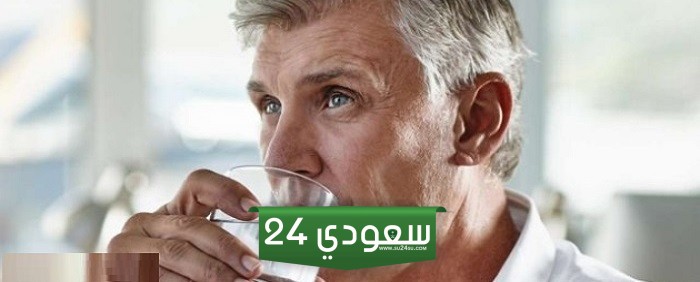 كبير السن العاجز عن الصيام يفطر ويطعم عن كل يوم كيلو ونصف