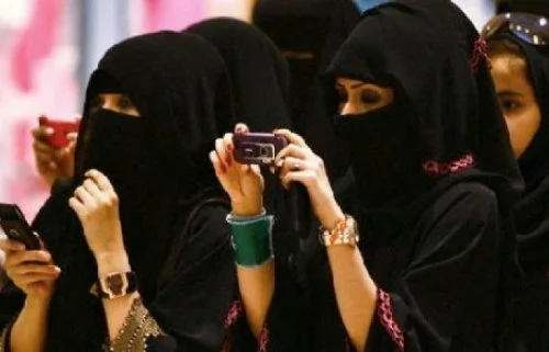 الفتيات السعوديات يفضلن الزواج