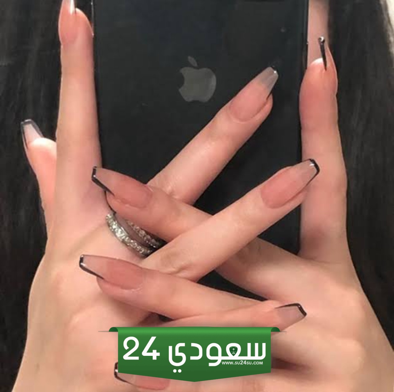 الأظافر الأكريليك والجيل