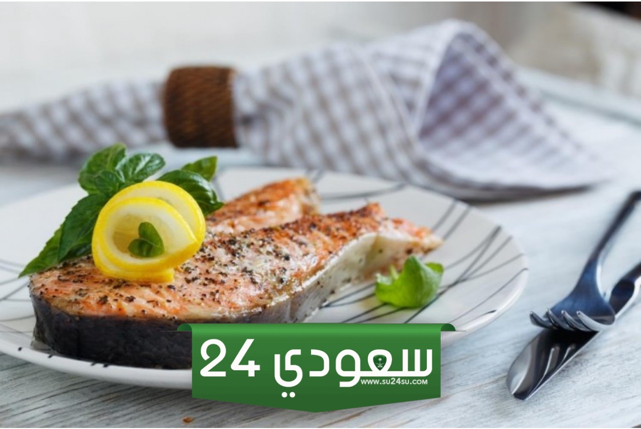 السلمون بالثوم والحبق للرجيم الصحي