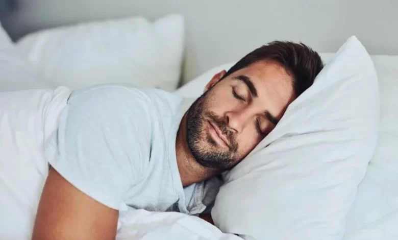 حلم شخص يحذرني من شخص آخر