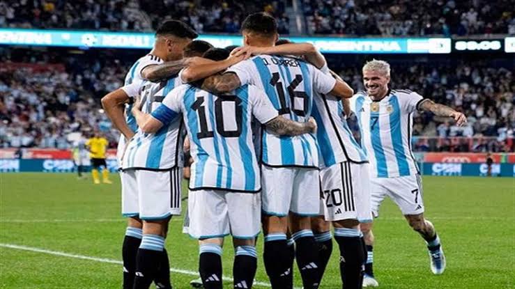 الأرجنتين تتفوق بثلاثية على حساب تشيلي في تصفيات كأس العالم