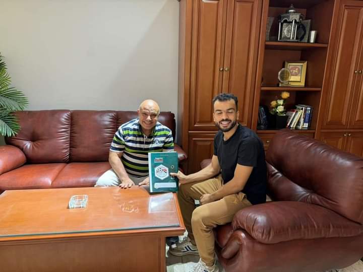 دكرنس يتعاقد مع عبد العليم السيد