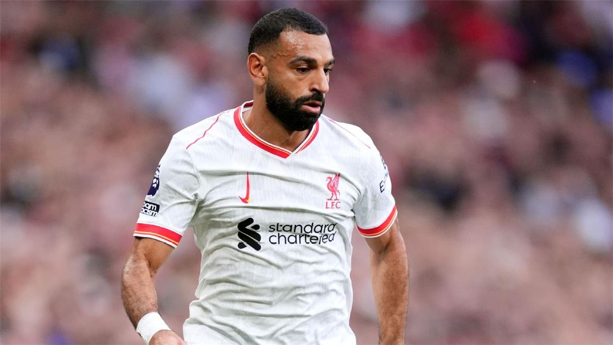 يتحكم في عقده.. روي كين يُطمئن جماهير ليفربول بشأن مستقبل محمد صلاح