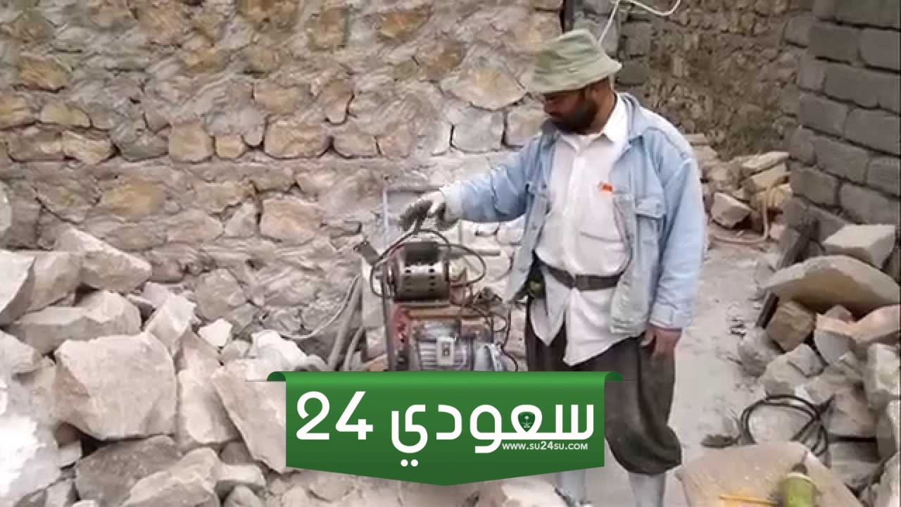 صنع آلة قطع الحجر في Minecraft